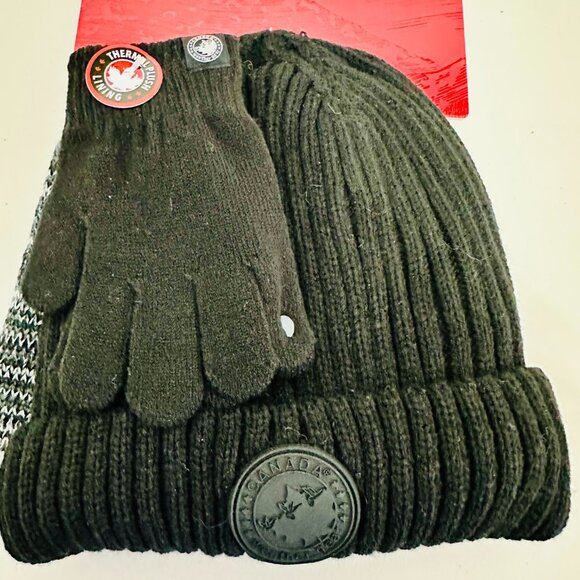 CANADA WEATHER GEAR 3-PIECE KNIT 2 HATS BEANIE AND 1 PAIR GLOVES GIFT SET - Picture 2 of 8